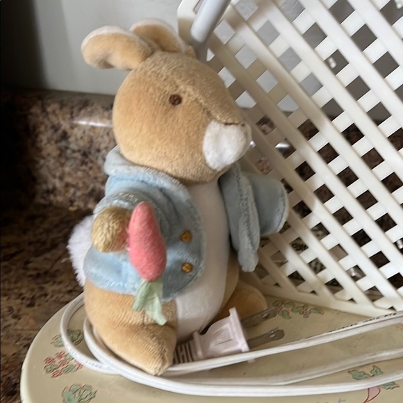 Vintage Peter Rabbit Bunny Lamp with Pastel Shade - Picture 2 of 5